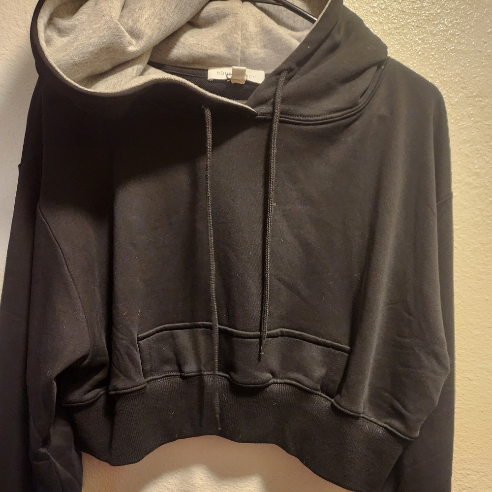 Black cropped hoodie